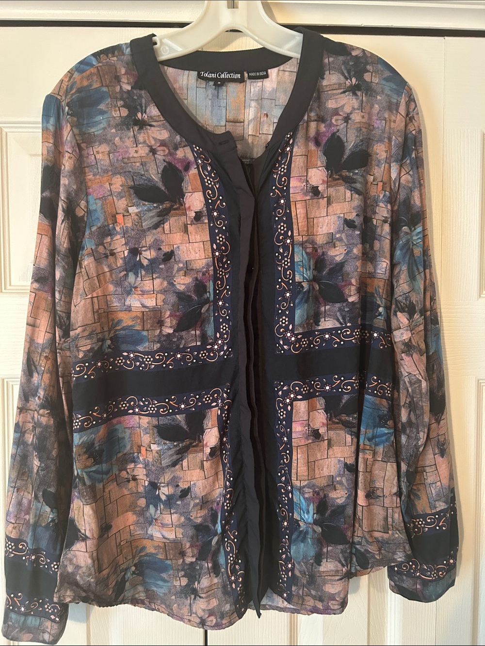 Tolani Women’s Size S Multi-Color Printed Long Sleeve Button Down Blouse